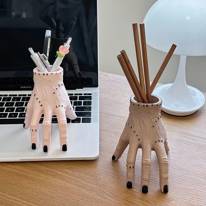 Nutcracker Figurine - Ornement de main cassée d'Adam pour