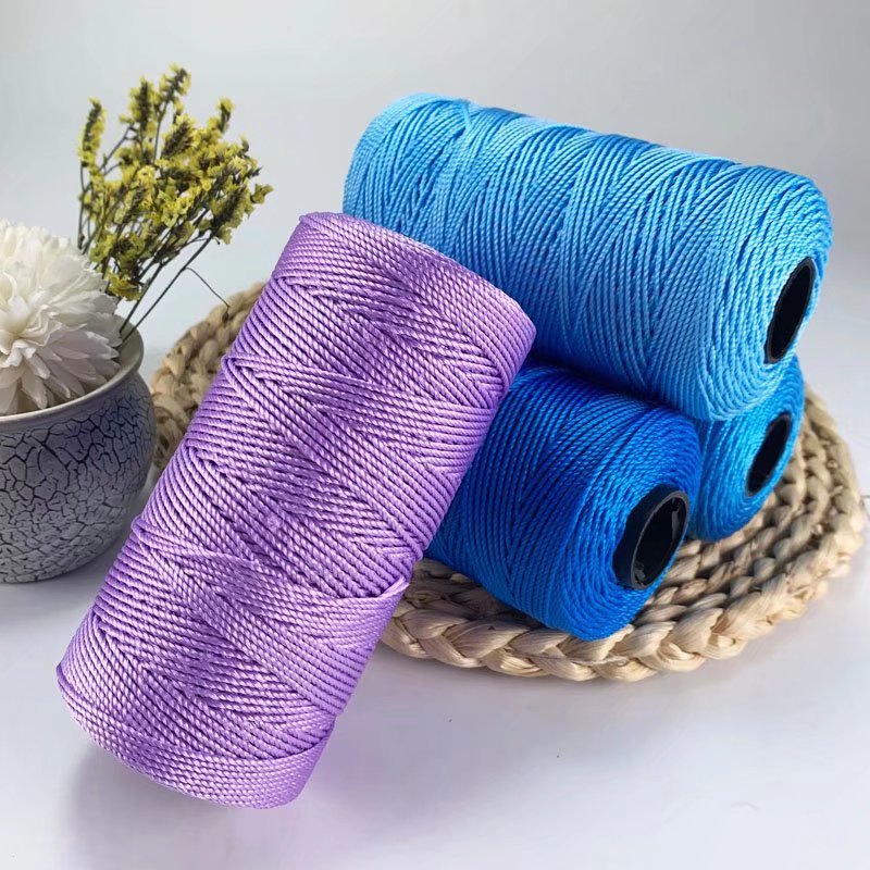 Fil à Crochet de 200m, 1 pièce - Santa Hat Plush avis et prix